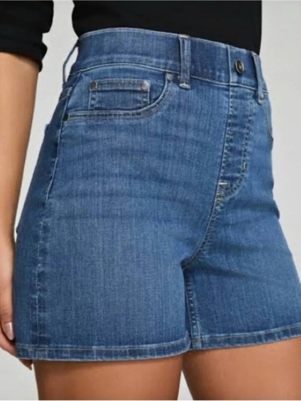 NWT Spanx High-Waist Pull-On 7" Denim Shorts in Vintage Indigo Small